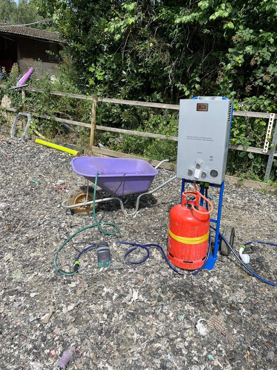 Portable Horse shower with pump